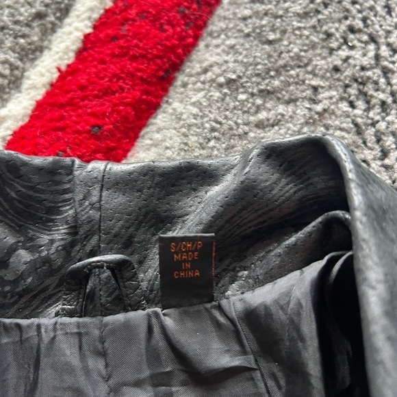 Outbrook Vintage Leather Embossed Trench Coat - Picture 3 of 6